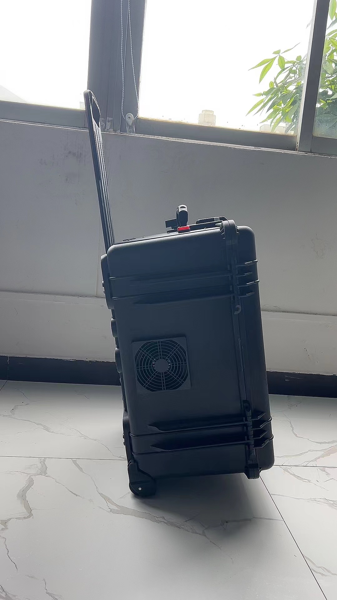 沈丘手拉箱型移动通信干扰器